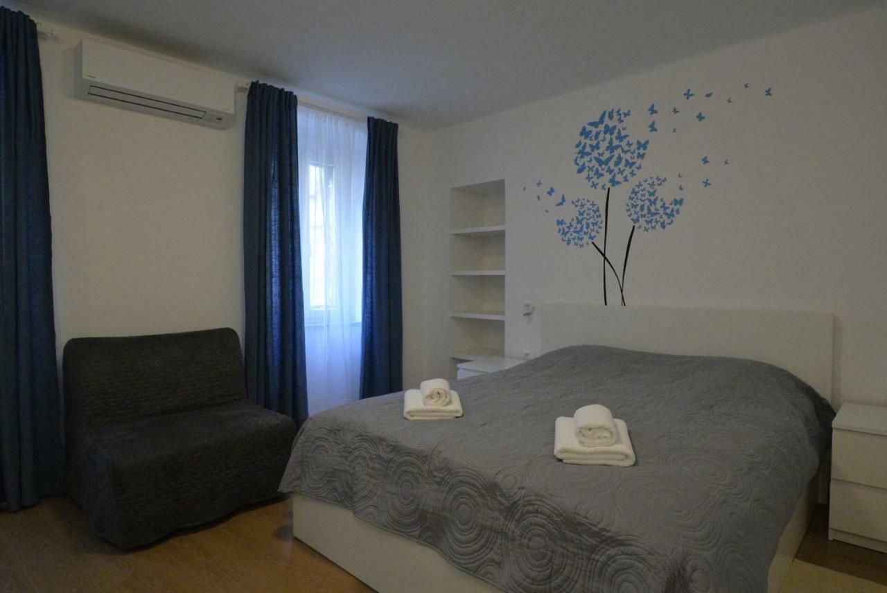 Apartments And Rooms Oliva 茨雷斯 外观 照片