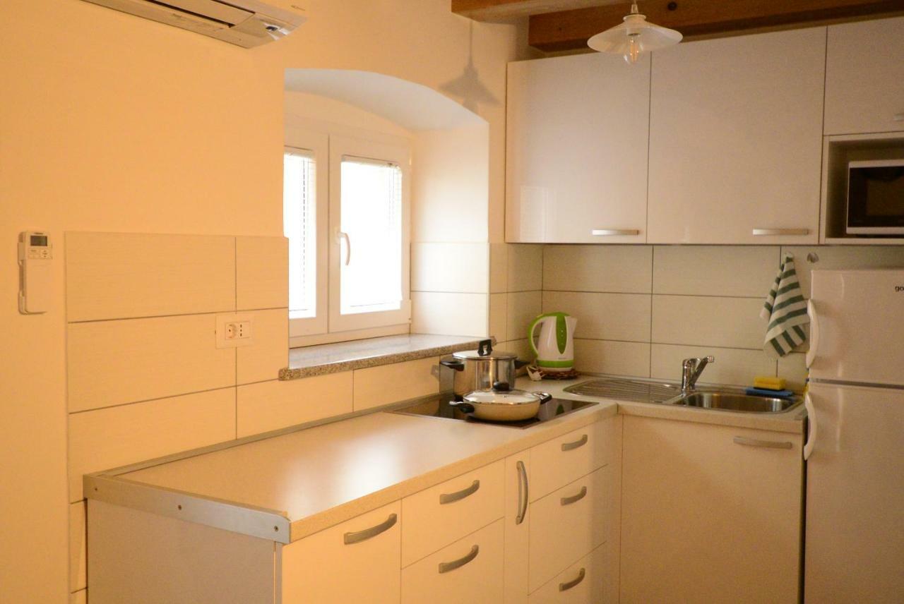 Apartments And Rooms Oliva 茨雷斯 外观 照片