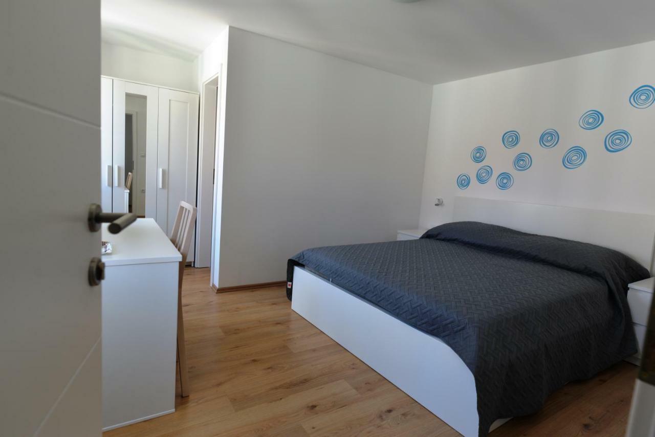 Apartments And Rooms Oliva 茨雷斯 外观 照片