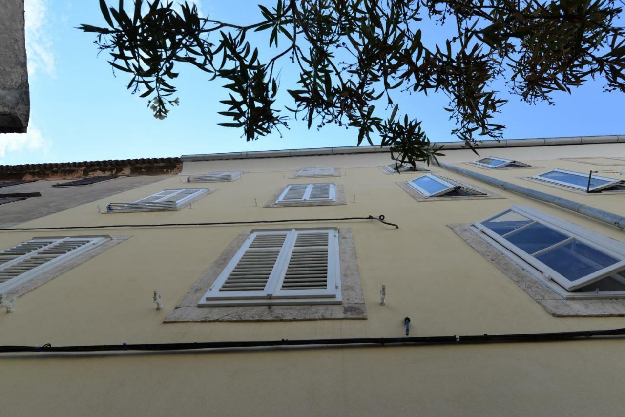 Apartments And Rooms Oliva 茨雷斯 外观 照片